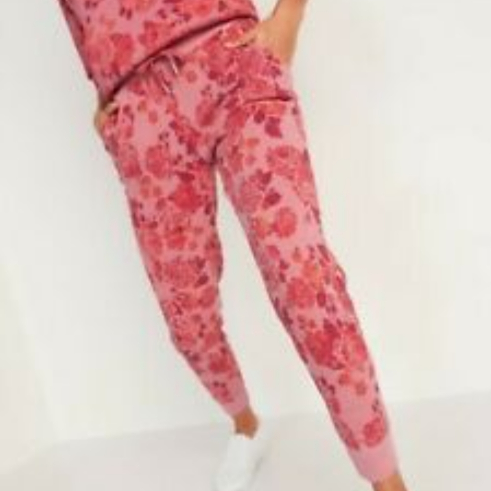 Vintage floral jogger and sweatshirt